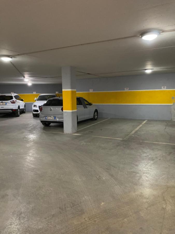 Nemis Apartments In The Centre Of Tirana Four Free Parking Eksteriør billede