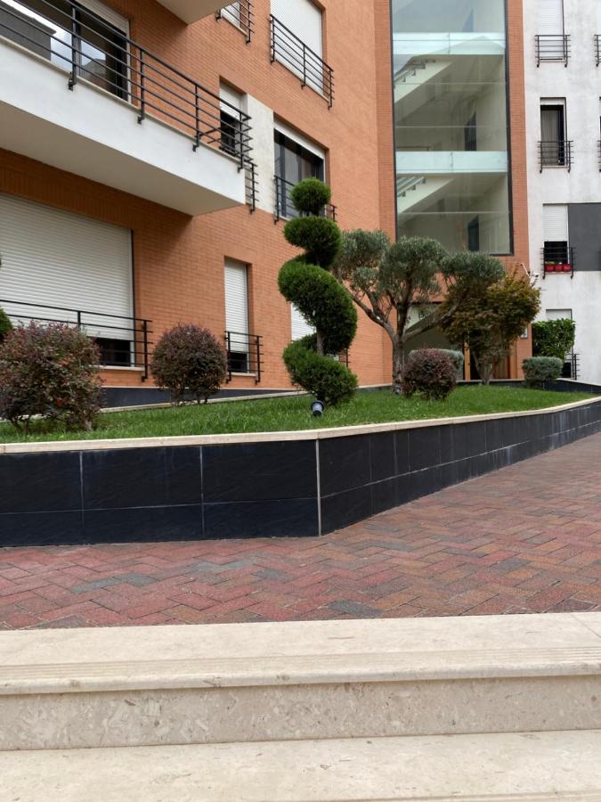 Nemis Apartments In The Centre Of Tirana Four Free Parking Eksteriør billede