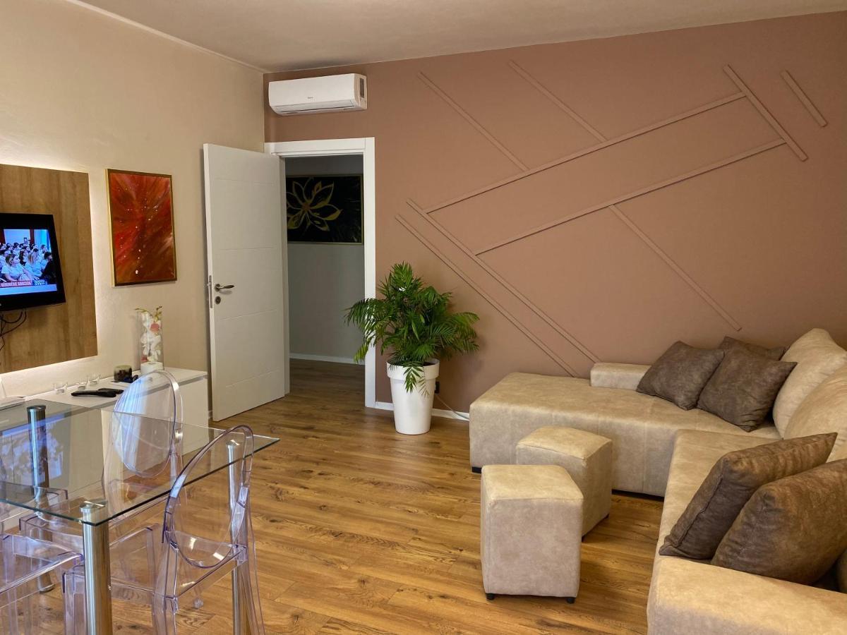 Nemis Apartments In The Centre Of Tirana Four Free Parking Eksteriør billede