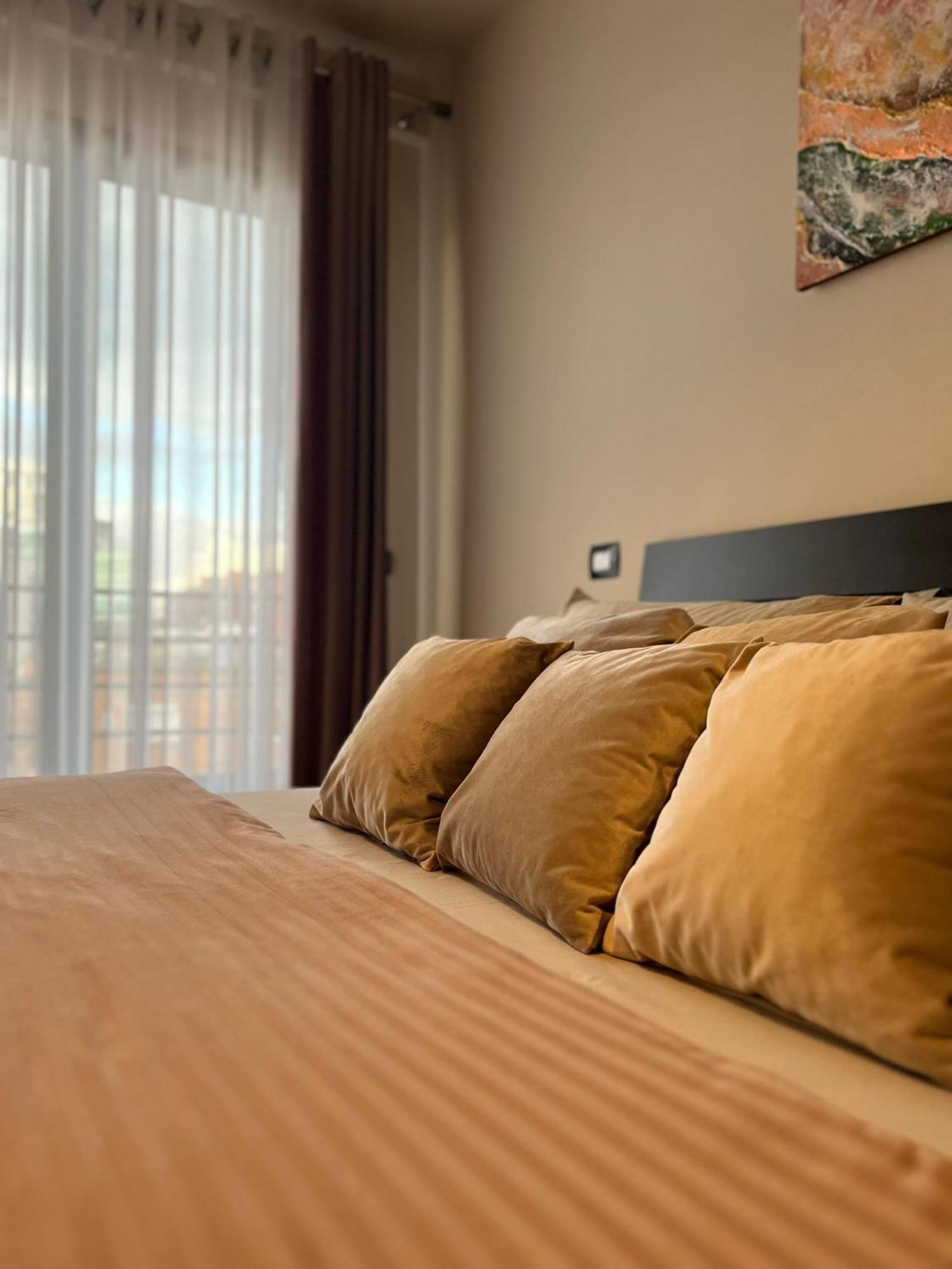 Nemis Apartments In The Centre Of Tirana Four Free Parking Eksteriør billede