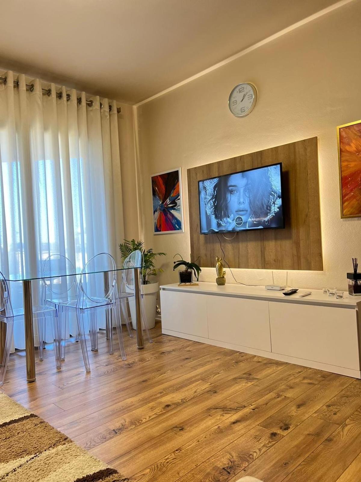 Nemis Apartments In The Centre Of Tirana Four Free Parking Eksteriør billede